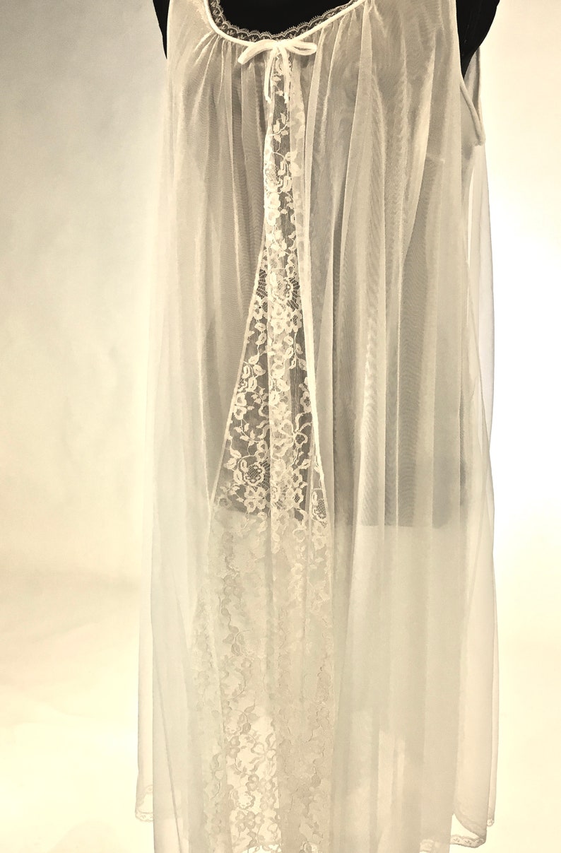 Beautiful Vintage White Chiffon and Lace Peignoir Set ~ Bridal Lingerie ~ Van Raalte Lingerie ~ Honeymoon White Chiffon and Lace