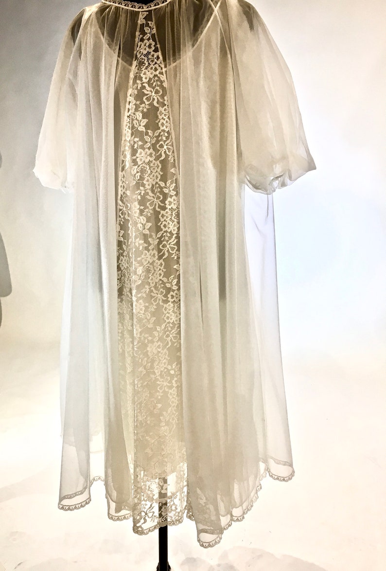 Beautiful Vintage White Chiffon and Lace Peignoir Set ~ Bridal Lingerie ~ Van Raalte Lingerie ~ Honeymoon White Chiffon and Lace
