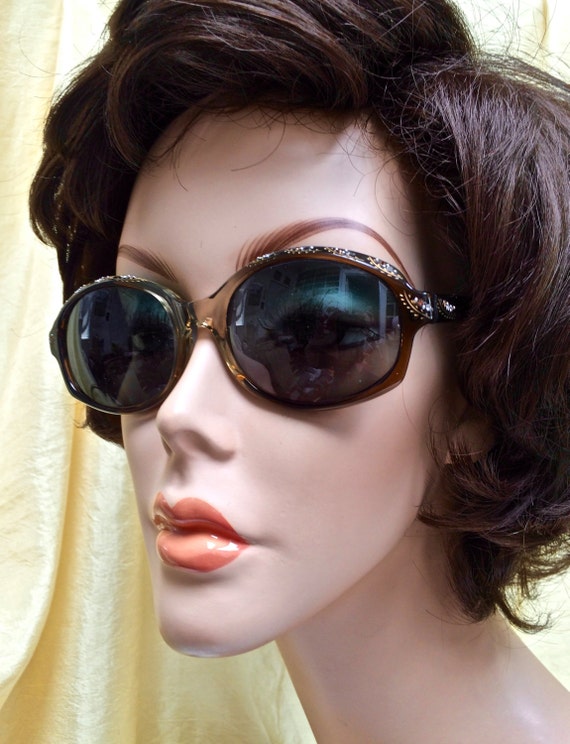 Vintage 1980 Tortoiseshell Sunglasses with Rhines… - image 1