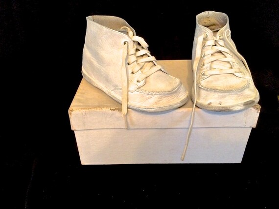 white high top baby walking shoes