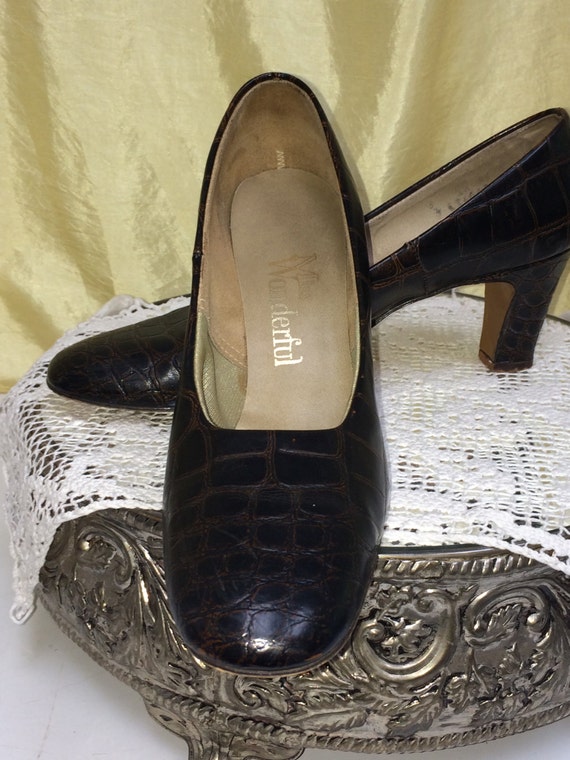 Vintage Shoes ~Size 8 ~1940s Pumps ~Miss Wonderful