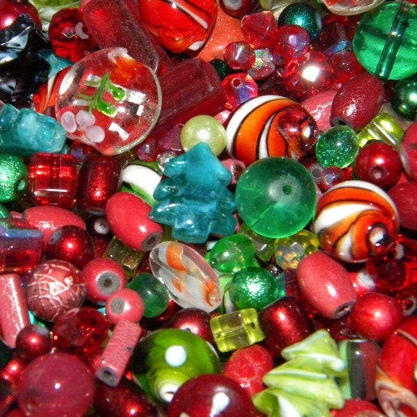 NEW 4/oz Glass Christmas Mixed lot of RED and GREEN premium glass beads selection 6mm-15mm mixed glass beads lot