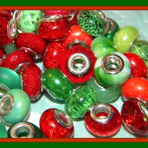 New 20/Pc Red/Green Holiday Christmas theme mixed random picked European spacer charm beads lot Resin Silver Plated 5mm Large hole cores lot