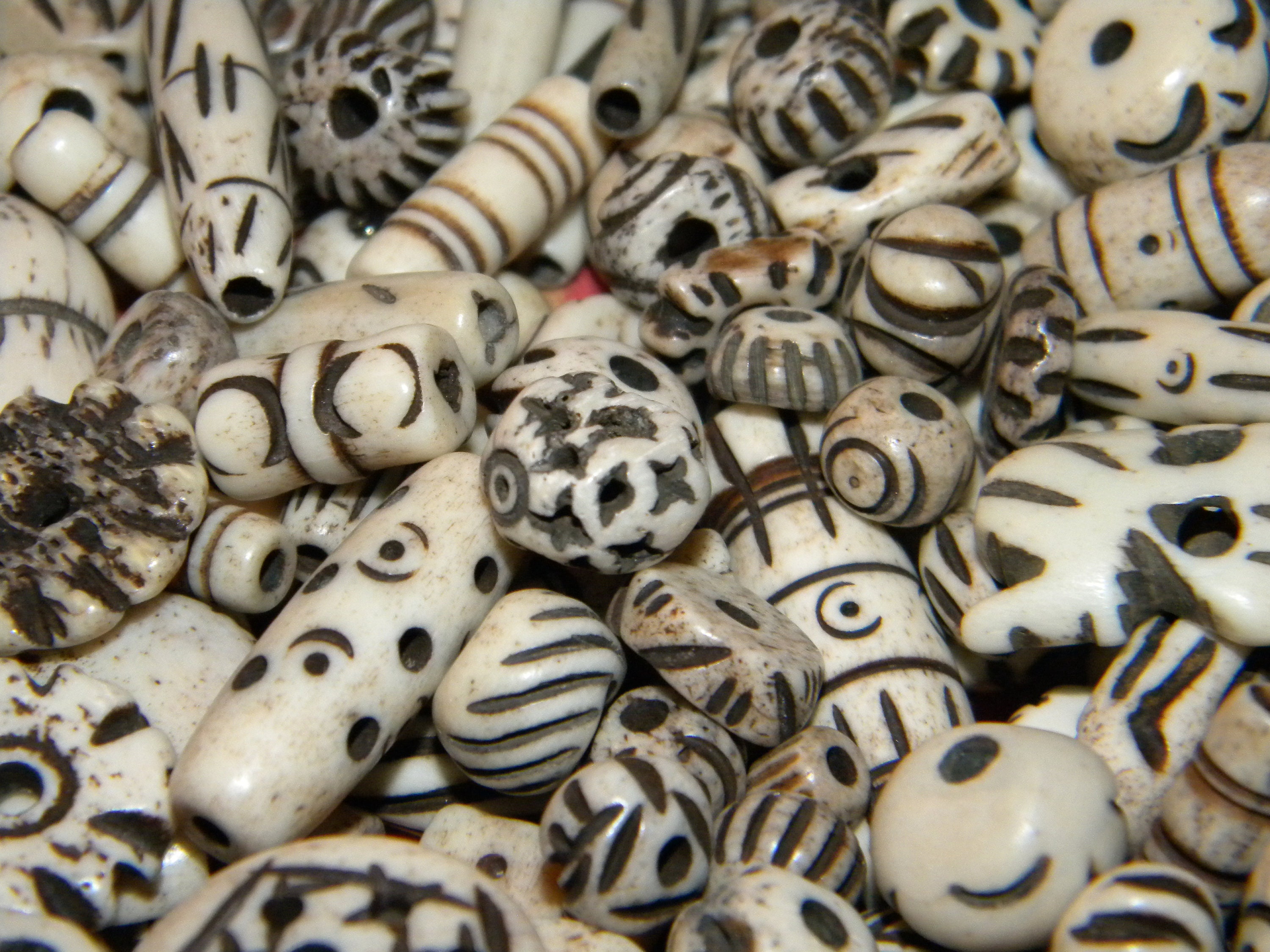 Saucer White Bone Beads