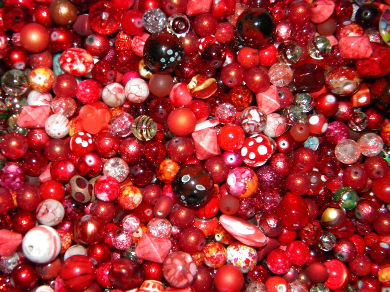 NEW 20pc Jesse James beads RedBlack Mixed Loose Random Mix Bag of 6mm-20mm different sizes /& shapes