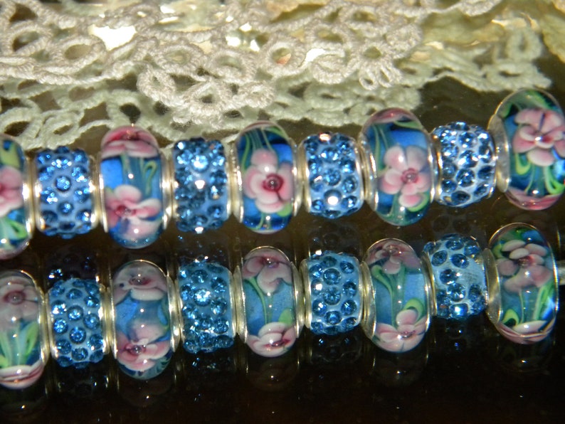 Only ML47 /& Crystal Paved 5mm large hole spacer Beads lot NEW 9pc Periwinkle Floral Glass Murano lampwork European Style Charm Beads