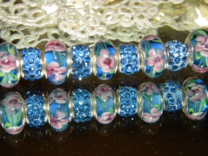 Only ML47 /& Crystal Paved 5mm large hole spacer Beads lot NEW 9pc Periwinkle Floral Glass Murano lampwork European Style Charm Beads
