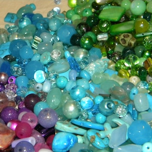 NEW 8/oz Peacock Mix Purple/Green/ Light Blue Mix Loose lot of Beads 6mm-15mm Assorted mix, Glass, pearls, Gemstone.... NO JUNK!