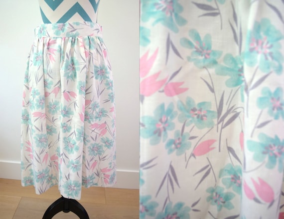 Vintage Floral Print Skirt Pastel Pink Aqua and G… - image 1