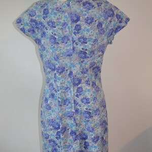 Vintage Floral Print Shift Dress Short Sleeve - Blue, Periwinkle, Purple, Gray Rose Print - All That Jazz - Size 11 / 12 Medium Large image 5