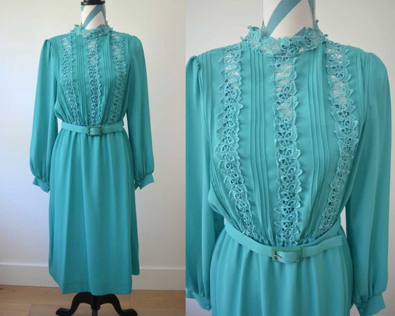 Vintage 70s Turquoise Long Sleeved Dress with Lac… - image 1