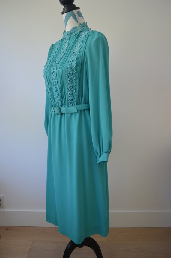 Vintage 70s Turquoise Long Sleeved Dress with Lac… - image 5