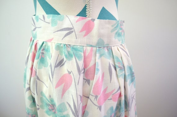 Vintage Floral Print Skirt Pastel Pink Aqua and G… - image 4