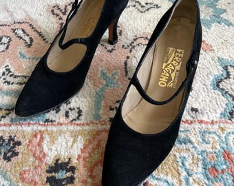 Zapatos de tacón Mary Jane vintage de terciopelo negro de Salvatore Ferragamo, talla 9