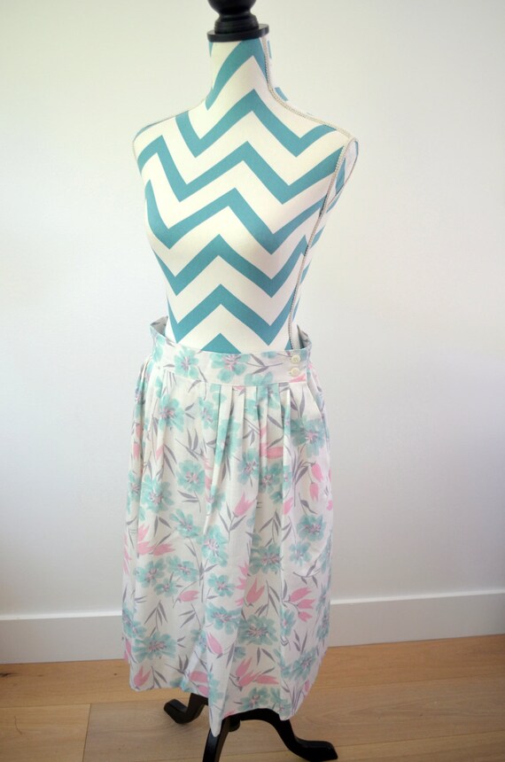 Vintage Floral Print Skirt Pastel Pink Aqua and G… - image 2