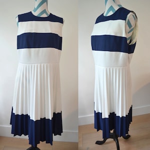 Vintage 1950s Nautical Sun Dress - Large - Sleeveless with Navy White Stripes and pleated Skirt