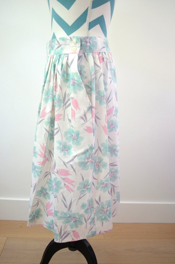 Vintage Floral Print Skirt Pastel Pink Aqua and G… - image 5