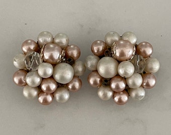Vintage pearl Cluster Clip on Earrings 50s Pink Pearl