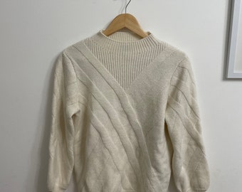 Vintage Aran Style Cream Sweater por Joseph A Small