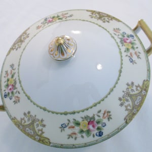 Vintage Meito China Round Covered Vegetable Serving Dish, Easter, Mother&#39;s Day, Farmhouse, Cottage, Family Dinner, Holidays, Wedding Gift