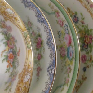 Vintage Shabby Mismatched China Dessert Bowls, Fruit Bowls, Berry Bowls. Farmhouse, Rustic, Tea Party, Holidays, Gift, Wedding - Set of 4