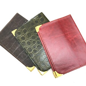 Klassieke en elegante handgemaakte lederen paspoortcovers, cadeau voor reizigers, zacht leer, rood, bruin, groen, voor haar / hem.