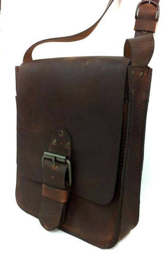 Bolso de cuero marr n artesanal. Bolso Messenger de tama o peque o