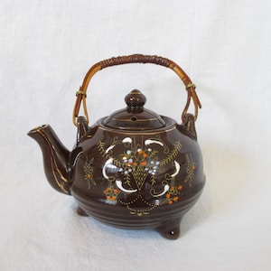 Moriage Vintage Teapot Three Footed Redware Brown Betty Moriage Beautiful Design Reed Handle Japan