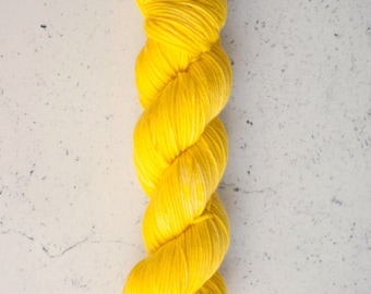 Citron, fil teint à la main, laine à tricoter, laine de mérinos Superwash, 100g/231 yards