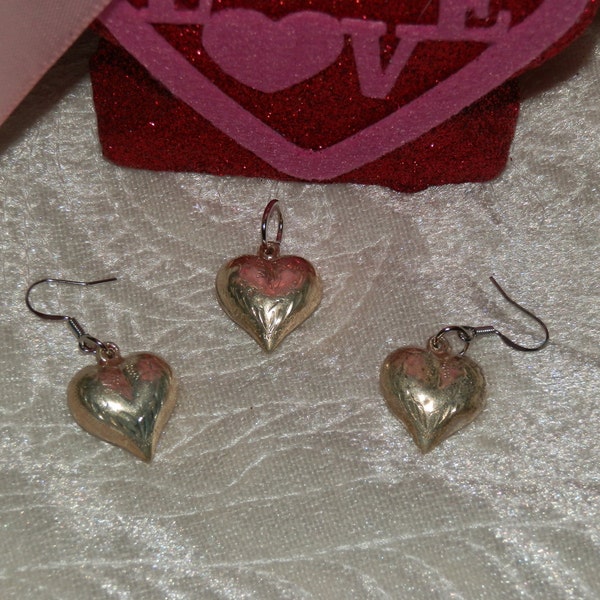 Vintage Silver Puffy Heart Pendant & Earrings Set Vintage from the 1980s Mother's Day Gift for Her Birthday Gift Mother Silver Heart Charms