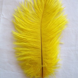 Yellow Mini Ostrich Feathers 5-8 Inch per 25