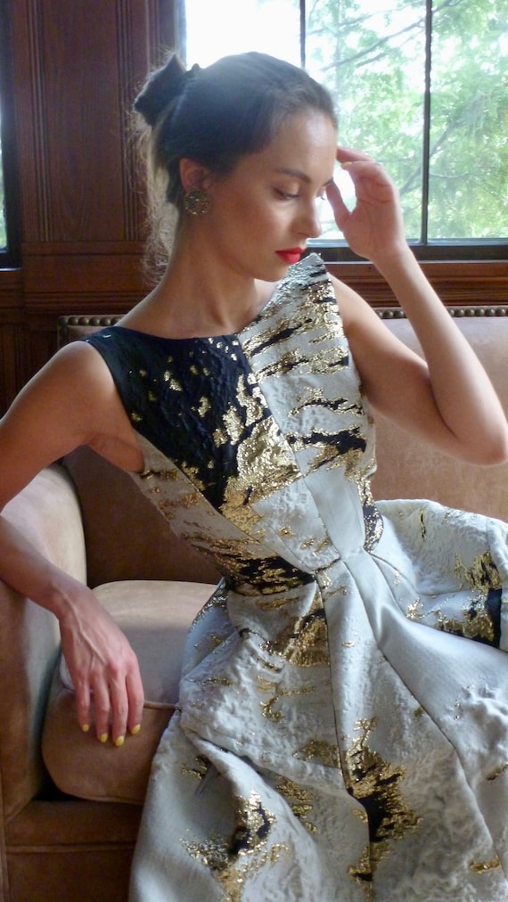 Modern vintage gown online