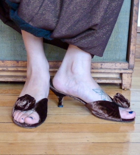 Stephane Kelian Velvet Slides Kitten Heels Rosette