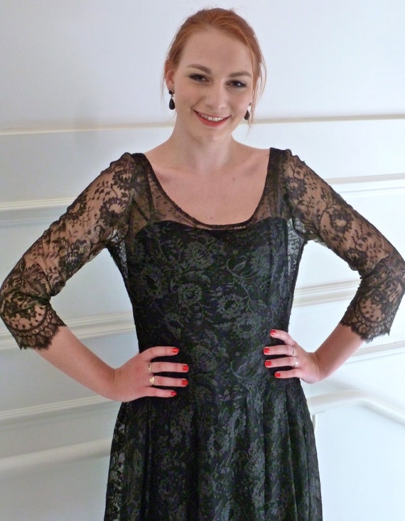 chinese dress ladies Chantilly Lace Tiered Gown