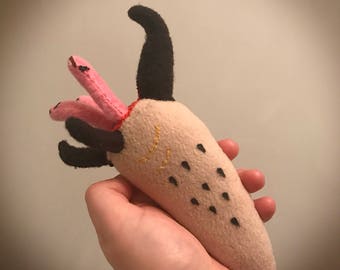 Pelúcia graboid de bolso (FEITO SOB ENCOMENDA)