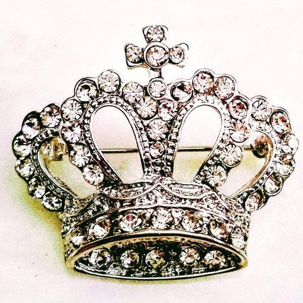 ROYAL CROWN BROOCH! Gorgeous Regal Pin Accessory! Amazing High Quality, Finely Faceted, Clear Diamante Crystals! Mint Silver Tone Setting.