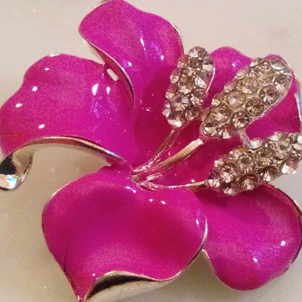 ENAMELED FLOWER BROOCH! Gorgeous Pin/Accessory! Ravishing Very Hot Pink & Riveting Faceted Clear Crystal Stones. Lovely Silver Tone Setting.