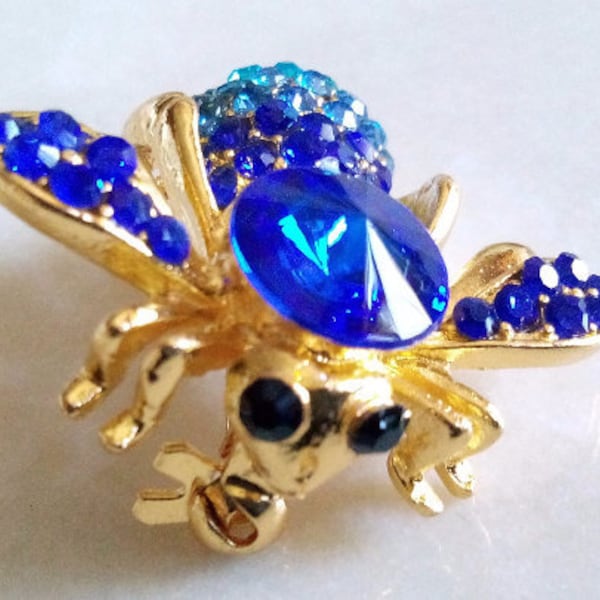 RHINESTONE BEE BROOCH-Adorable Figural Pin-Beautiful Deep & Light Blue Faceted Crystals-Buzzing Bright Gold Tone Setting-Lovely!!!