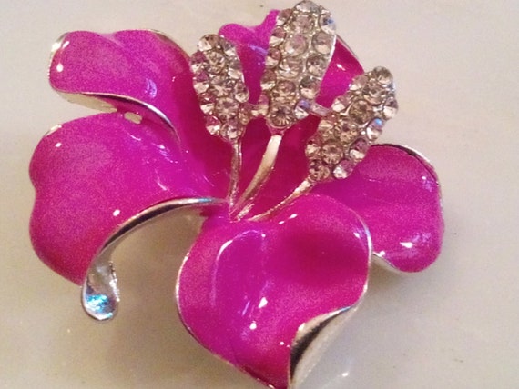 ENAMELED FLOWER BROOCH! Gorgeous Pin/Accessory! R… - image 8