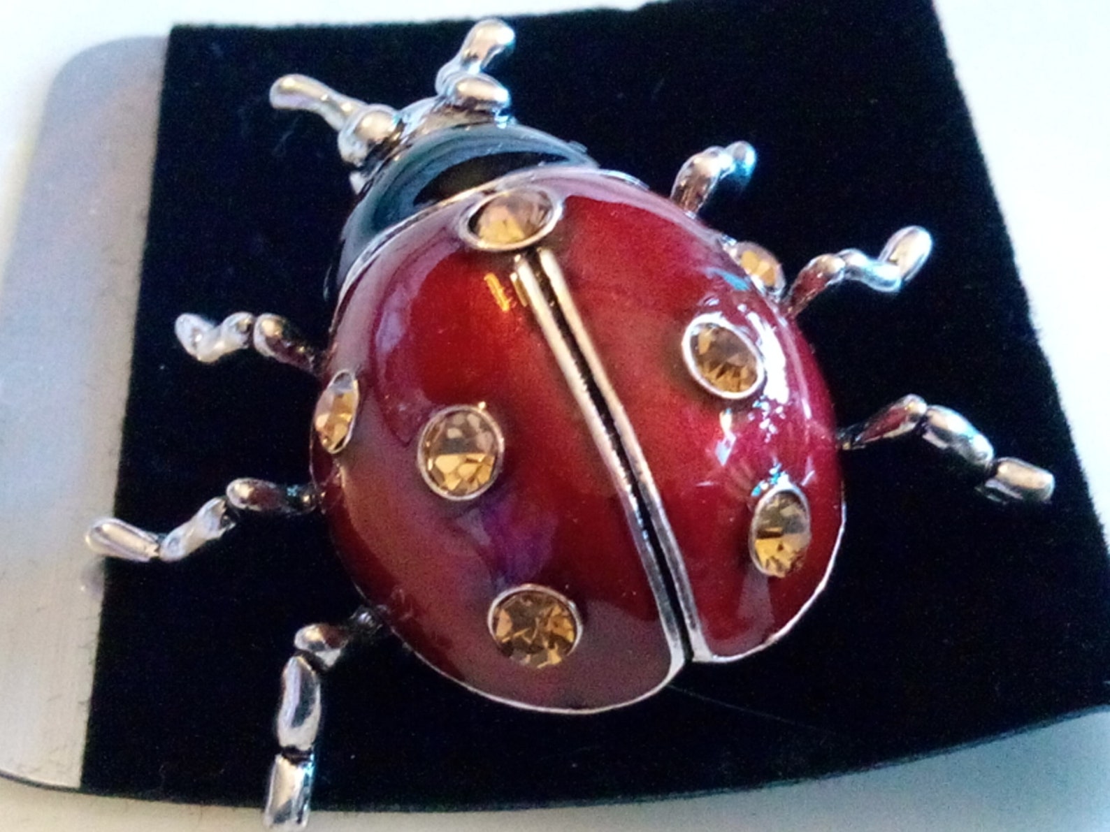 ANCIENNE GRANDE BROCHE cœur celluloïd vert beige rosse unique bijou