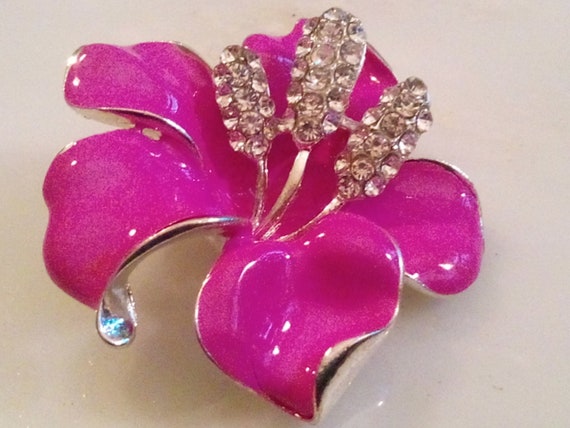 ENAMELED FLOWER BROOCH! Gorgeous Pin/Accessory! R… - image 4