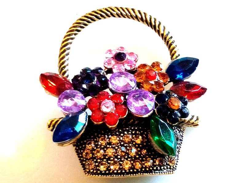A Faceted Purple Blue /& Yellow Rhinestone Garden Red FLOWER BASKET BROOCH Bright Crystal PinAccessory Yellow Gold Tone Setting.