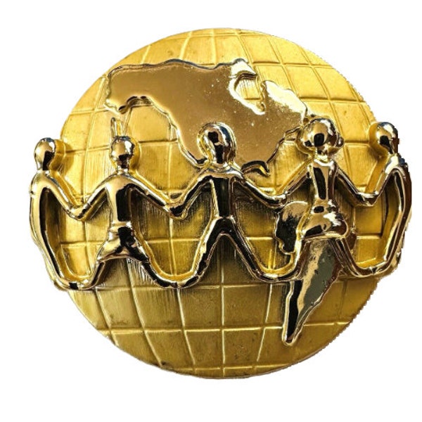 SIGNED AJC PEOPLE Around The World Brooch! Lovely Embossed Pin/Accessory! Gorgeous Radiant Gold Tone Setting! We Are All In This Together!