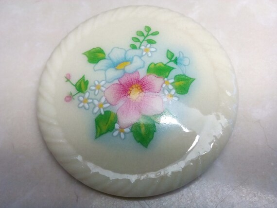 SIGNED AVON BROOCH! Painted Porcelain Garden/Fine… - image 4