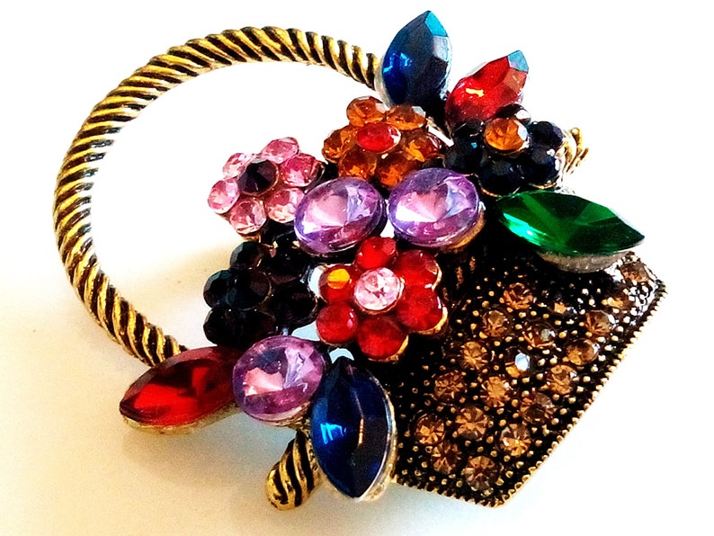 A Faceted Purple Blue /& Yellow Rhinestone Garden Red FLOWER BASKET BROOCH Bright Crystal PinAccessory Yellow Gold Tone Setting.