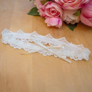 Ivory lace wedding garter, bridal garter, gift for bride, lace garter image 2