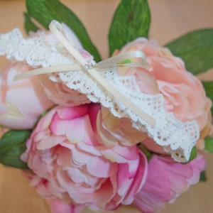 Ivory lace wedding garter, bridal garter, gift for bride, lace garter image 3