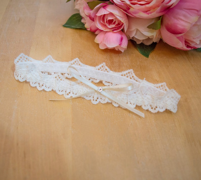 Ivory lace wedding garter, bridal garter, gift for bride, lace garter image 2