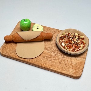 Miniature Apple Pie Prep Board, Miniature Cutting Board, Food Ornament, Fridge Magnet, Dollhouse Miniature Food, Apple Pie Dollhouse Food