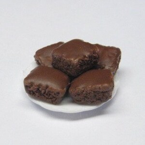Delicious Handmade Dollhouse Miniature Frosted Brownies, Dessert Miniature Food, Polymer Clay Miniature, Chocolate Fudge Brownies, Mini Food